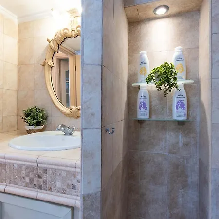 Mainavenue White Tower Apartament *