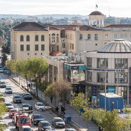 Mainavenue White Tower アパート *